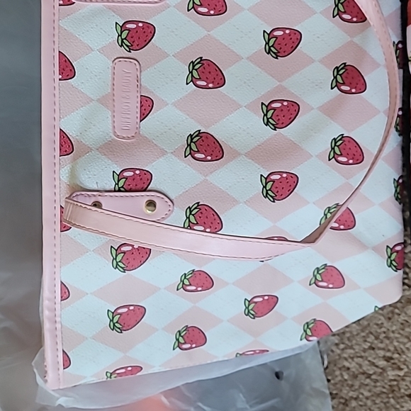 Strawberry purse strawberry kisslock coin purse strawberry keychain and case - Picture 7 of 17
